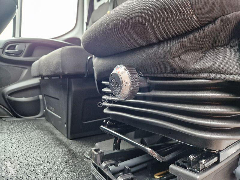 Véhicule utilitaire Iveco 35C16