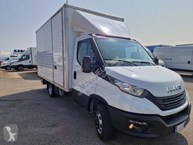 Veicolo commerciale Iveco DAILY 35C14H BOX +...