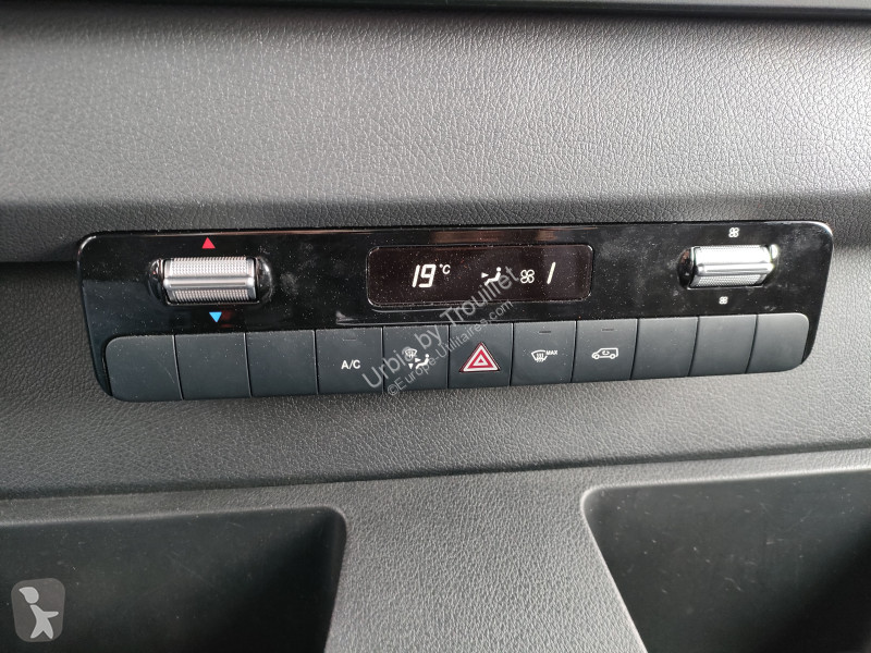 Autoutilitară Mercedes 20M3 HAYON RJ
