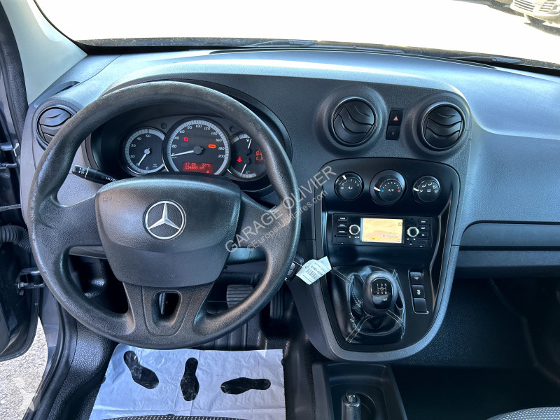 Véhicule utilitaire Mercedes Compact 109 1.5...