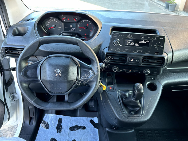 Autoutilitară Peugeot Standard 650KG 1.6...