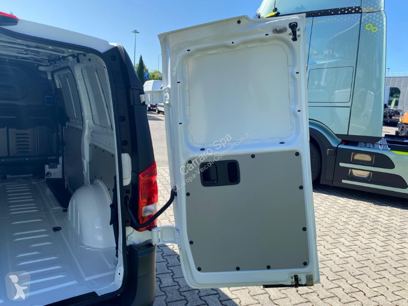 Autoutilitară Mercedes Furgone
