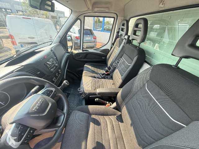 Veicolo commerciale Iveco DAILY 35C14H BOX +...