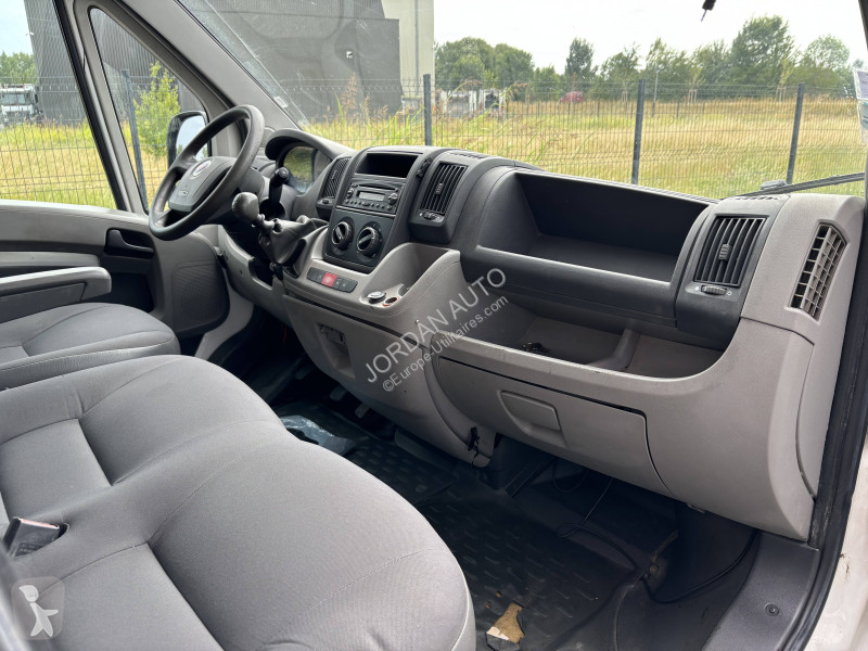 Veículo utilitário Fiat 2.2 JTD 100ch tri-benne