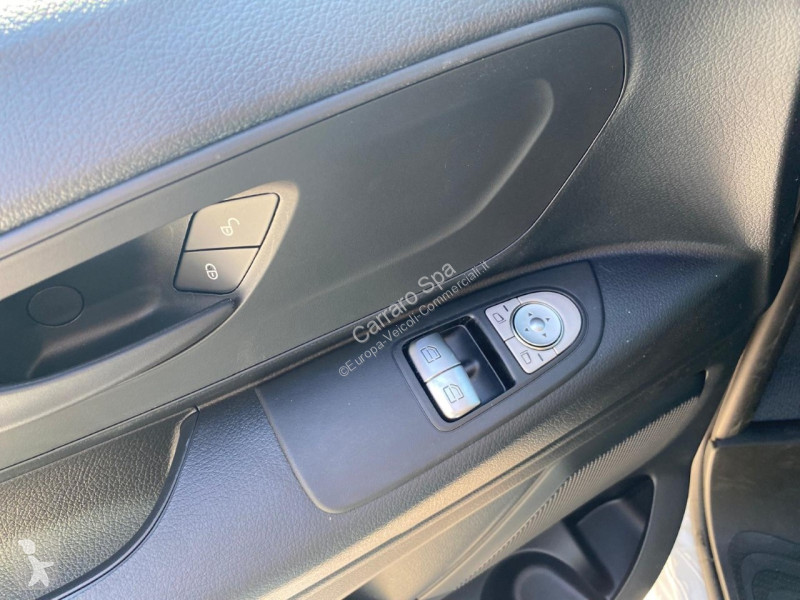 Véhicule utilitaire Mercedes Furgone