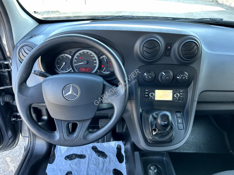 Véhicule utilitaire Mercedes Compact 109 1.5...