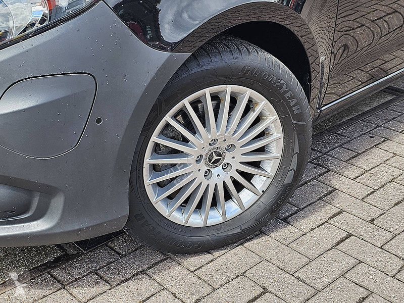 Véhicule utilitaire Mercedes 129 XXL 9P eVito
