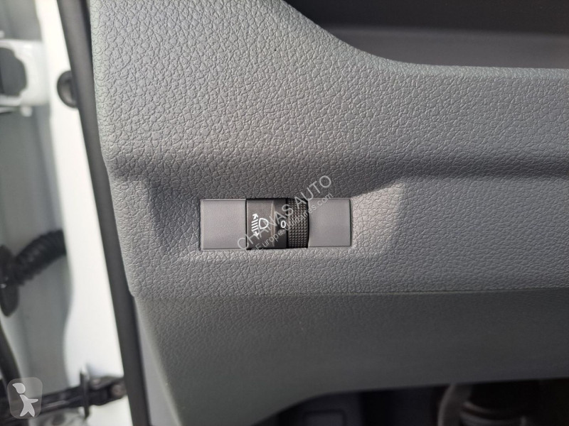 Véhicule utilitaire Toyota MEDIUM 2.0L 145 D-4D