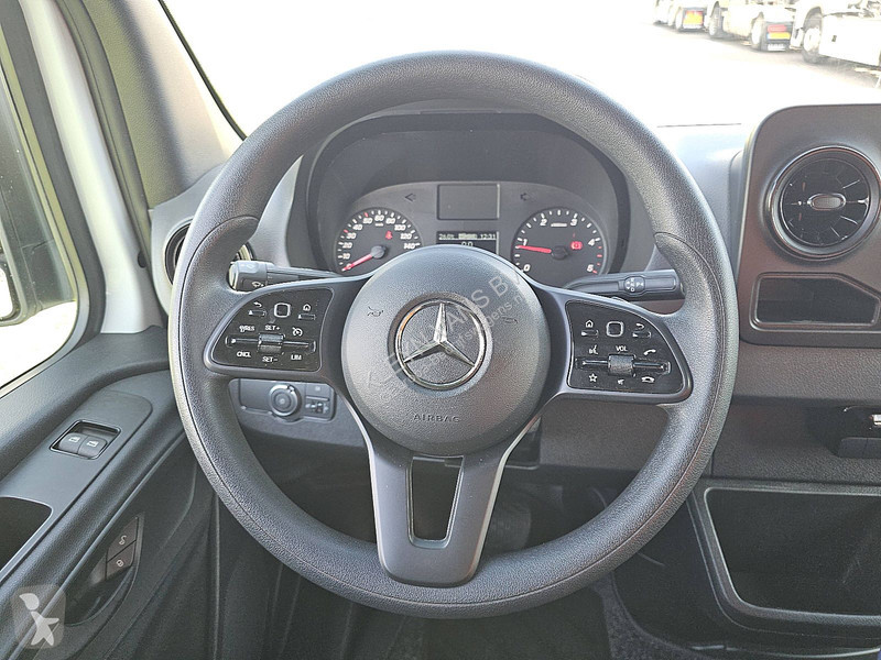 Veicolo commerciale Mercedes 317 L2H2...