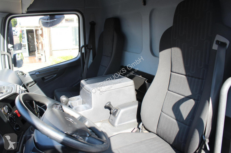 Vrachtwagen Mercedes 818 E6 Koffer 6m Klima LDW...