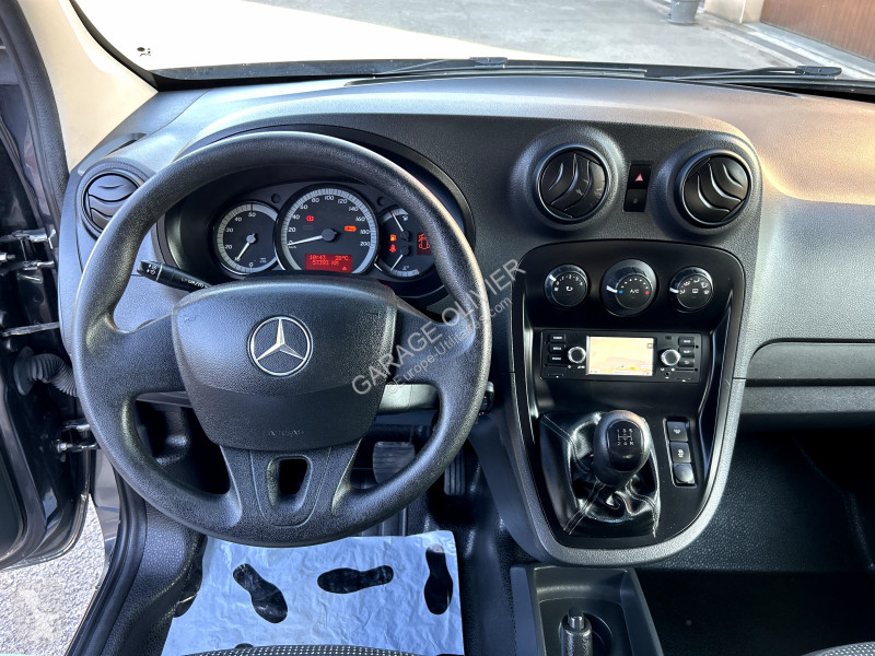 Véhicule utilitaire Mercedes Compact 109 1.5...