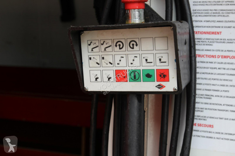 Véhicule utilitaire Renault Versalift ETL32 11m...