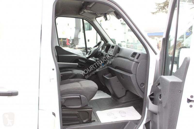 Véhicule utilitaire Renault 145 E6 Klubb KL-26...