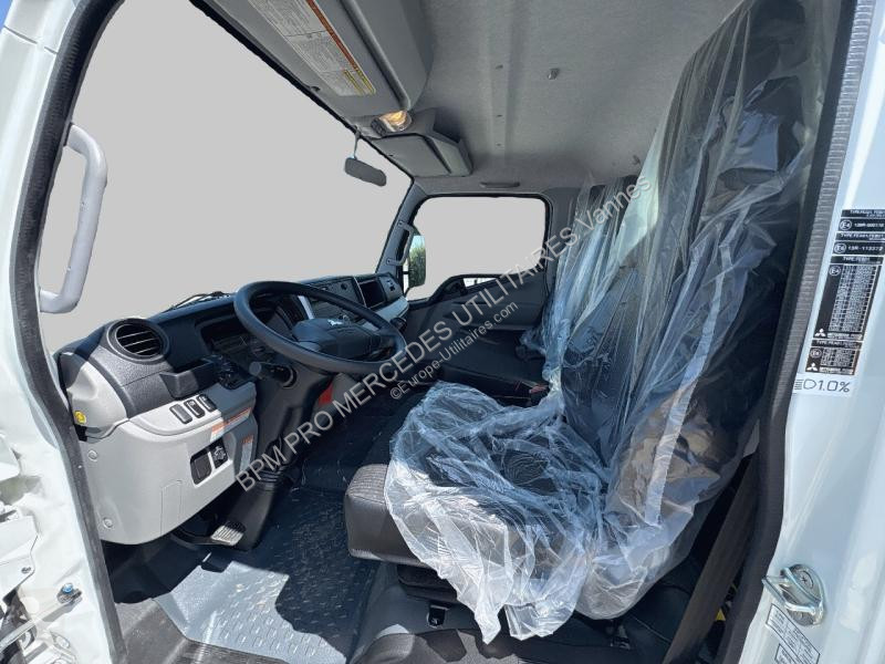Véhicule utilitaire Fuso CCb 3C15 Empattement 28