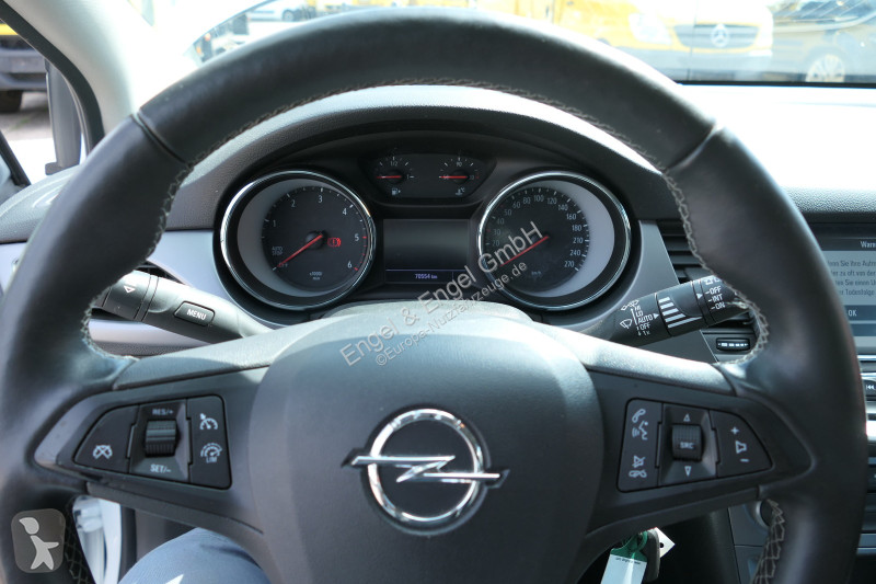 Véhicule utilitaire Opel Astra Sports Tourer...