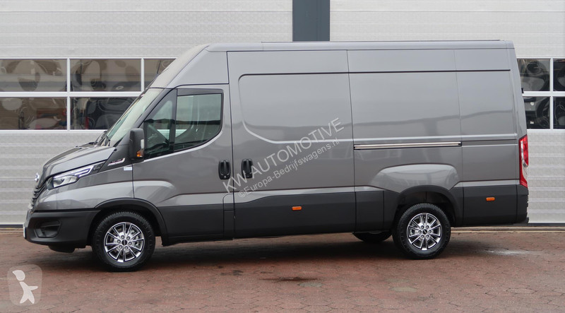 Veicolo commerciale Iveco 35S18HV 3.0 L2H2 AUT/...
