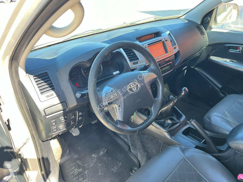 Véhicule utilitaire Toyota 4x4 Hilux