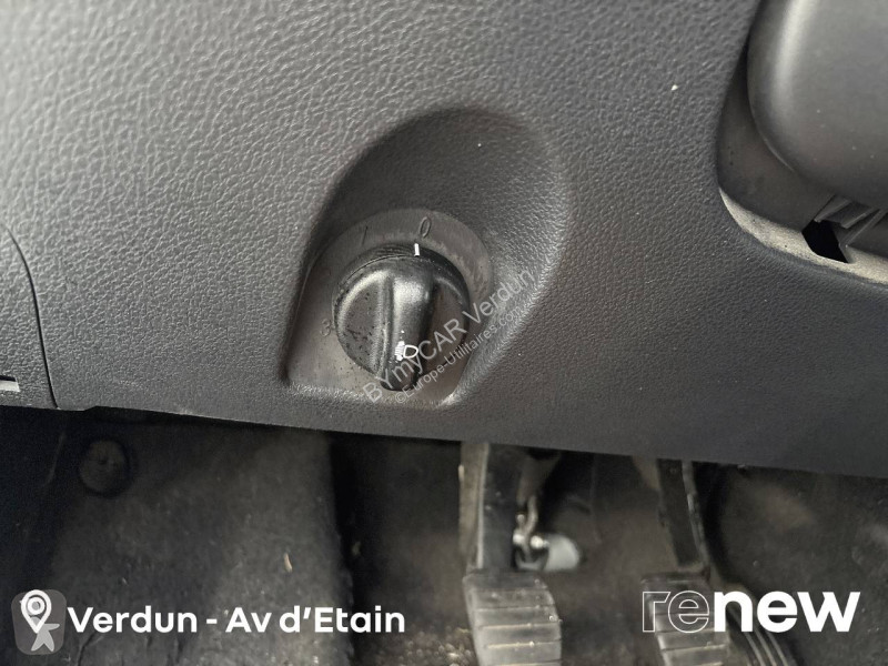 Veículo utilitário Dacia Sandero SCe 75