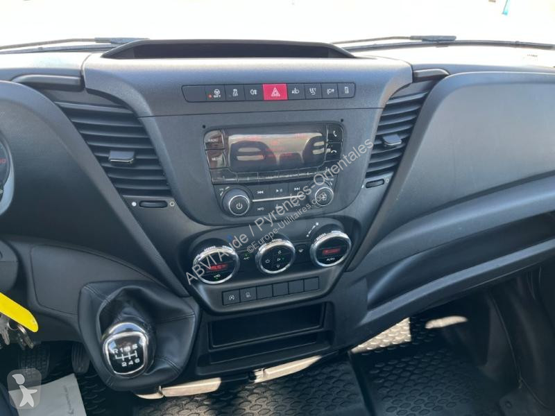Autoutilitară Iveco 35C14H CLIM AUTO BLUETOOTH...