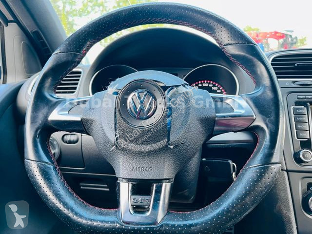 Véhicule utilitaire Volkswagen VI GTI adidas