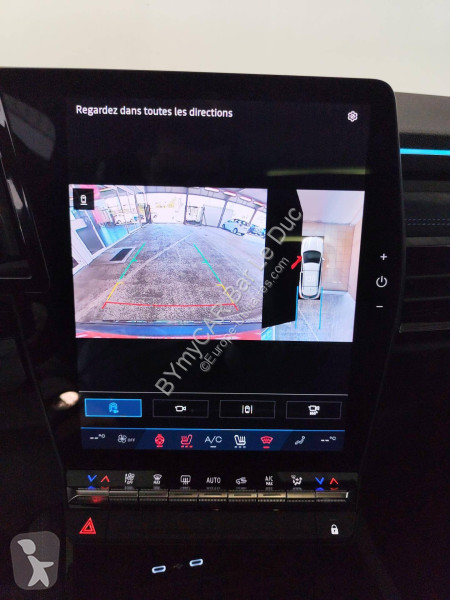 Veicolo commerciale Renault Austral full hybrid...