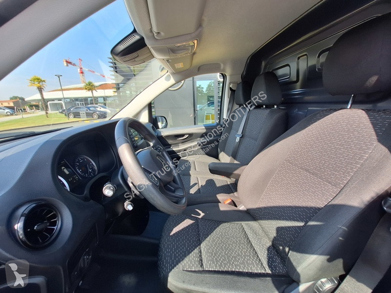 Véhicule utilitaire Mercedes 114 CDI Fourgon...