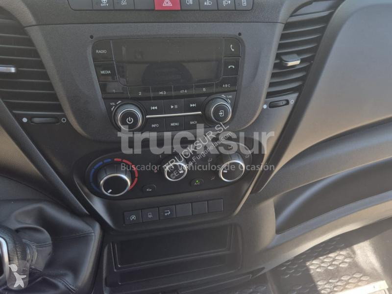 Veicolo commerciale Iveco  DAILY 35C16H