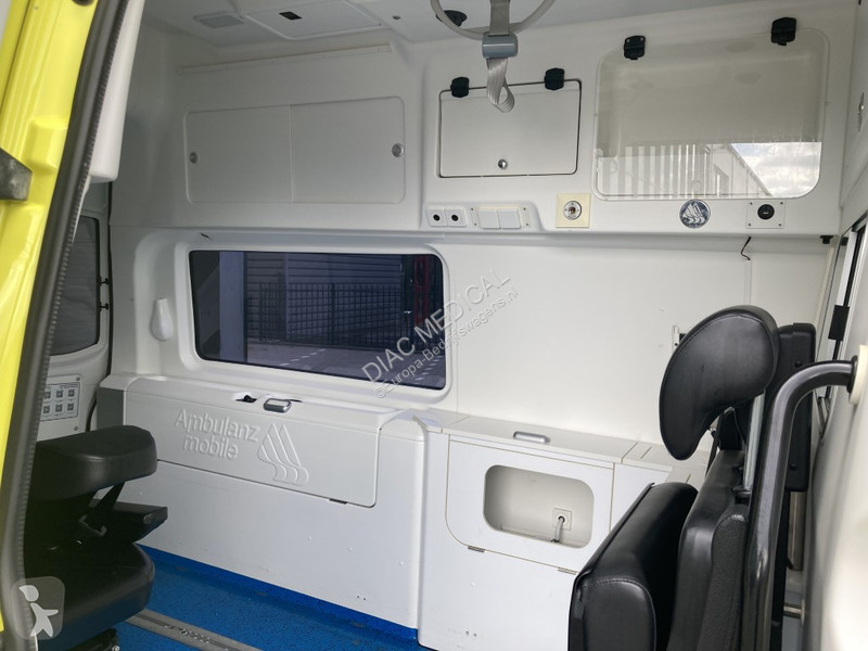 Volkswagen Ambulance T6 Transporter