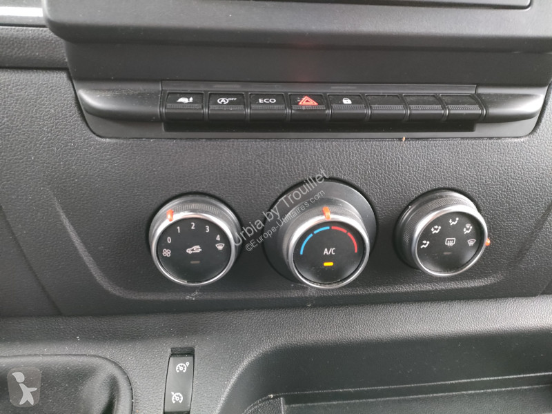 Samochód dostawczy Nissan CHASSIS CABINE