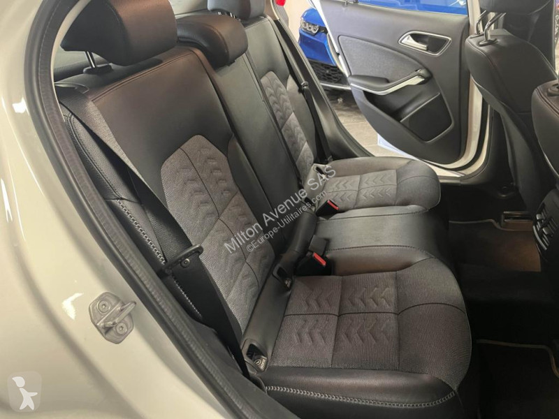 عربة نفعية Mercedes GLA 180  Inspiration