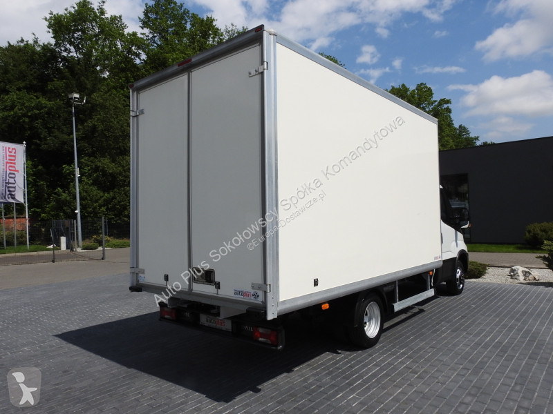 Лекотоварен автомобил Iveco 35C14 DAILY
