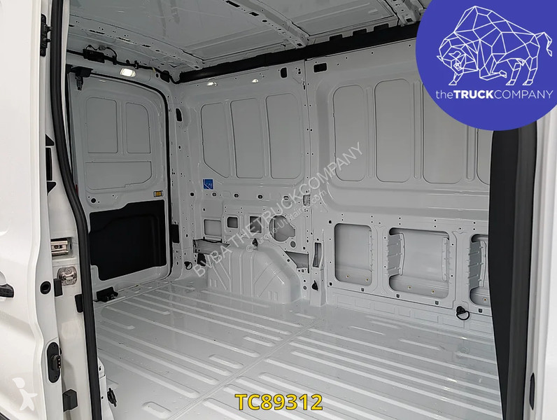 Véhicule utilitaire Ford L2H2 AUTOMATIC GEARBOX...