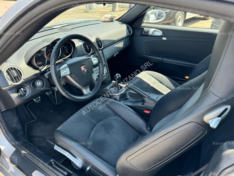 Samochód dostawczy Porsche Cayman Coupe