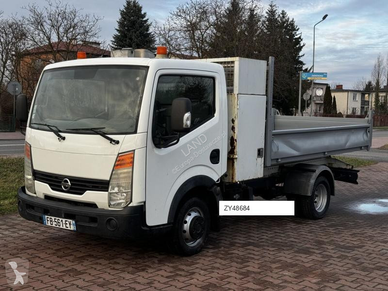 Samochód dostawczy Nissan