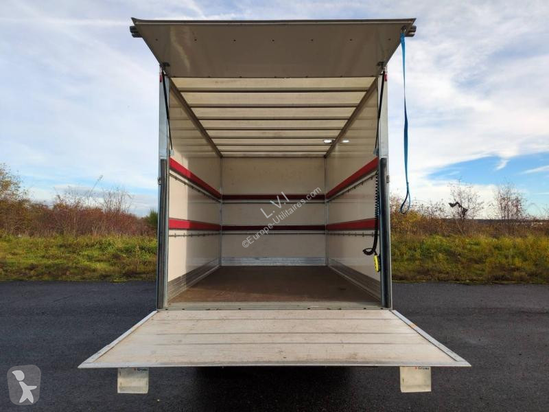 Véhicule utilitaire Iveco CCb 35C16H3.0...