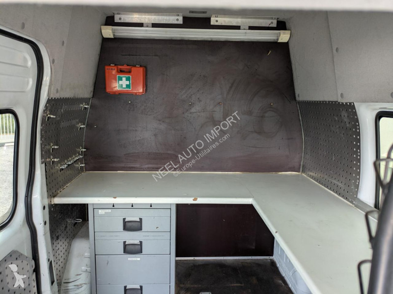Véhicule utilitaire Ford TRANSIT 330 2.2 TDCI...