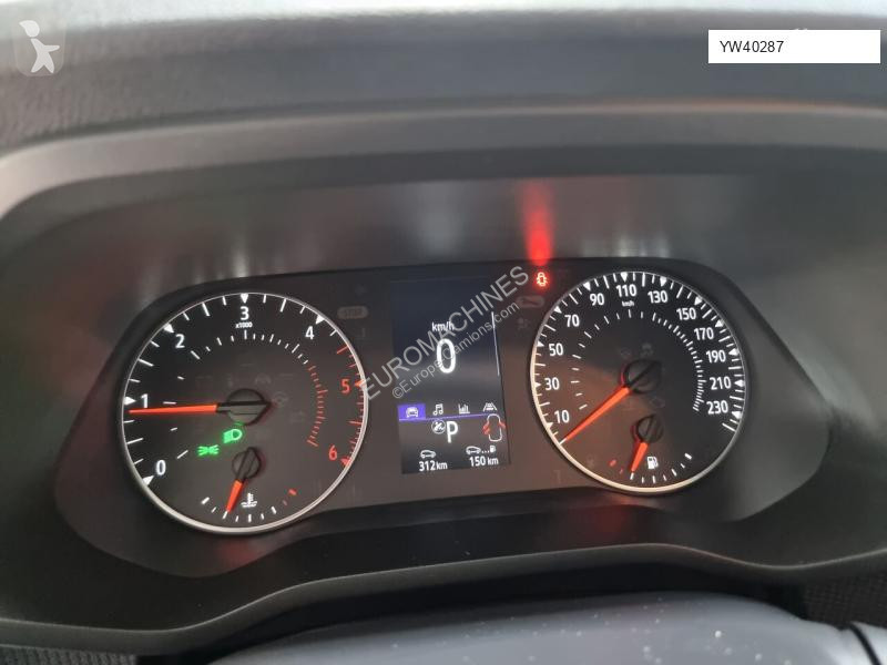 عربة نفعية Renault TRAFIC