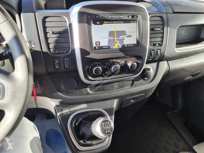 عربة نفعية Renault TRAFIC III FG L2H1 1300 2.0...