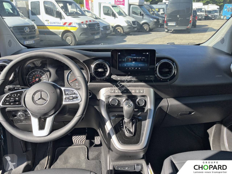عربة نفعية Mercedes EQT 200