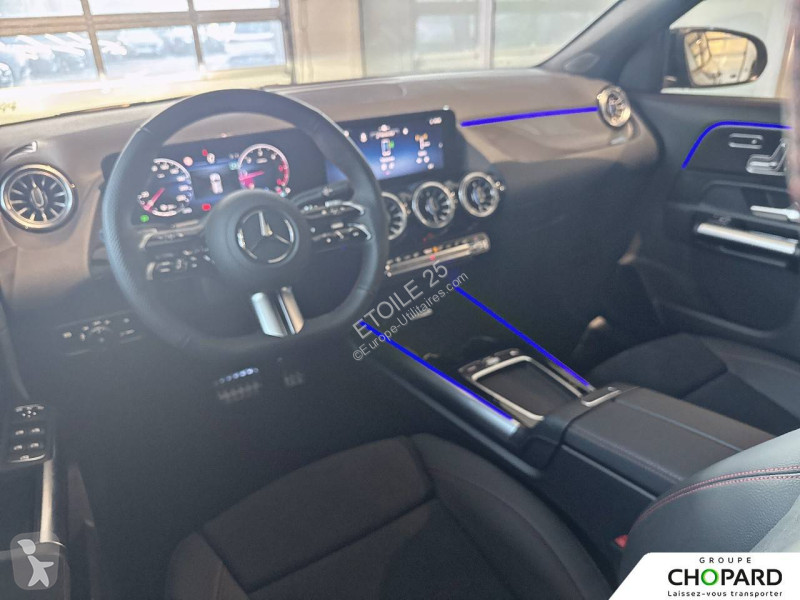 عربة نفعية Mercedes GLA 180 d 8G-DCT