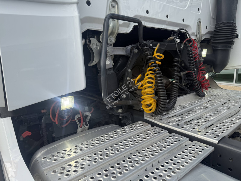 Nyergesvontató Mercedes ACTROS L 1845