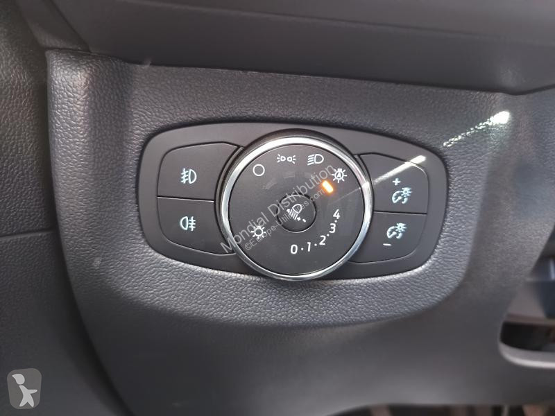 Véhicule utilitaire Ford  transit courier