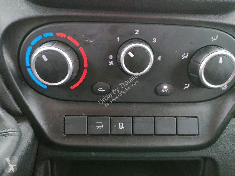 Véhicule utilitaire Iveco FRIGO 12M3 160 CV...