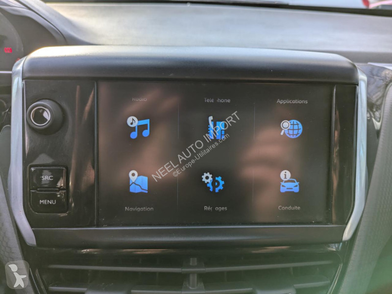 Peugeot 2008 ALLURE 82CH BVM5 Transporter