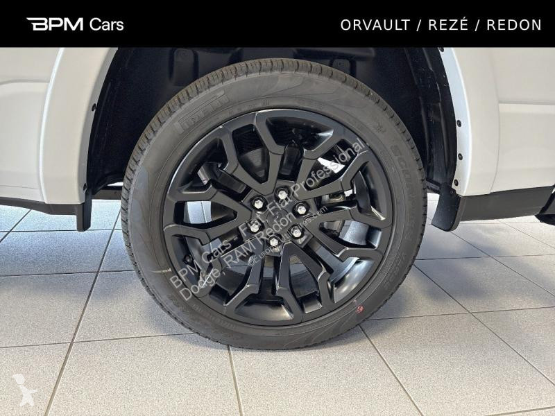 Samochód dostawczy Dodge RAM 1500 CREW CAB 4X4