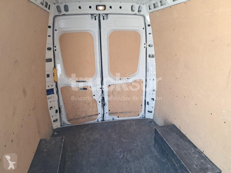 عربة نفعية Iveco  DAILY 35S16 12M3