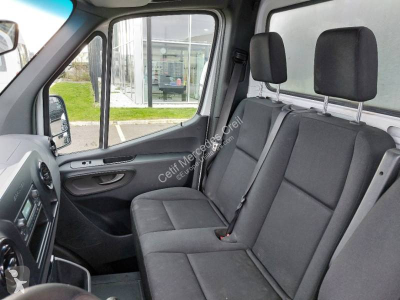 Samochód dostawczy Mercedes
