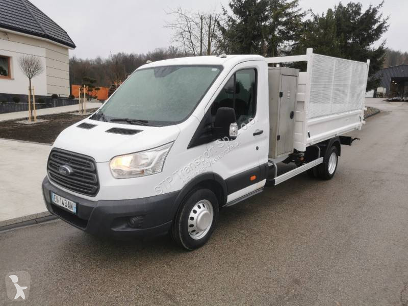 Véhicule utilitaire Ford