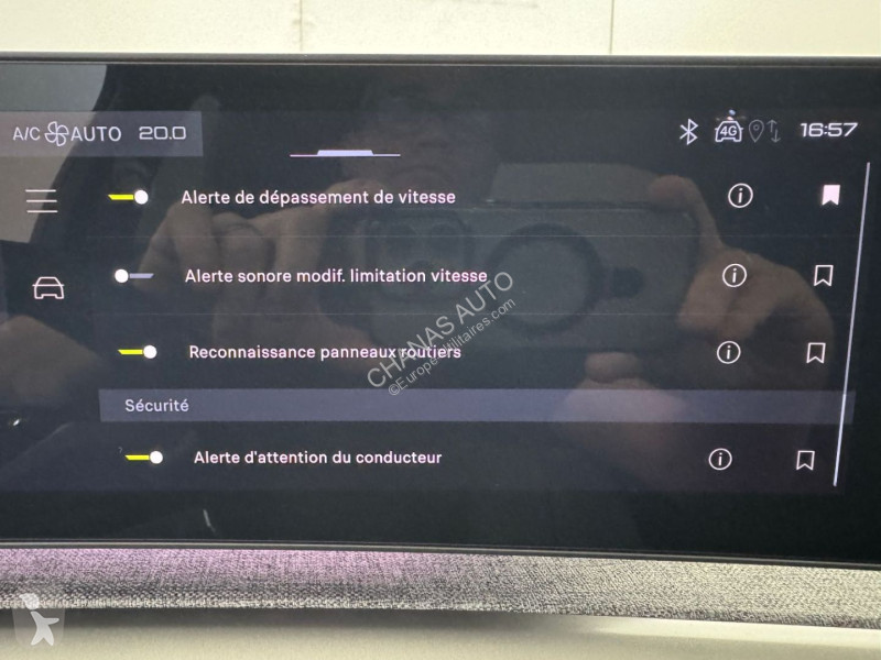 Véhicule utilitaire Peugeot 1.2 Hybrid 145 GT...