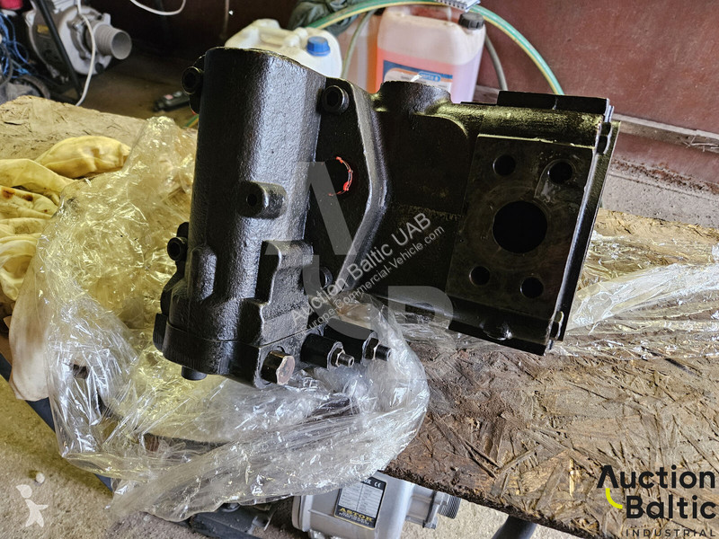 Furgoneta Volvo Hydraulic pumps for Volvo wheel...